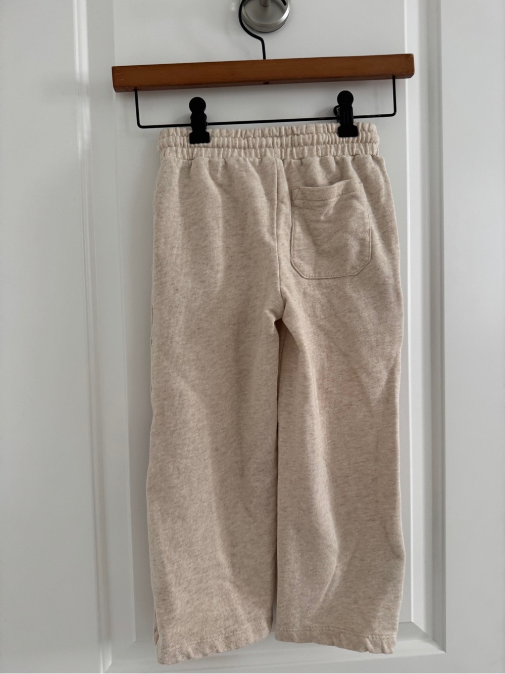 MINI BODEN Kids' Appliqué Wide Leg
Cream oatmeal Sweatpants little girl 4 - 5 Y - Picture 10 of 10